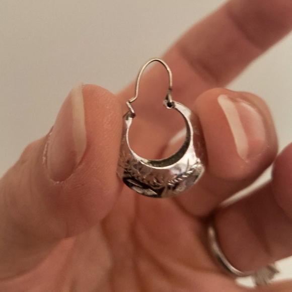 Silver earrings - Picture 3 of 3